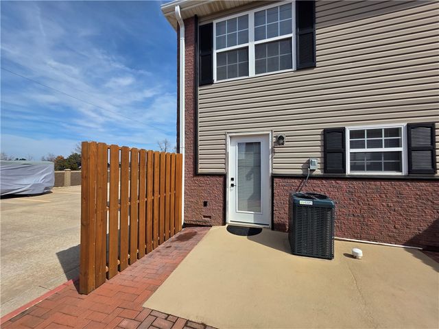 2400 SE Jayel Terrace 1, Bentonville, AR 72712