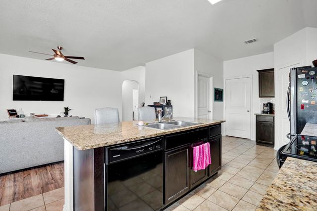 9001 Mossy Creek Lane, Fort Worth, TX 76123