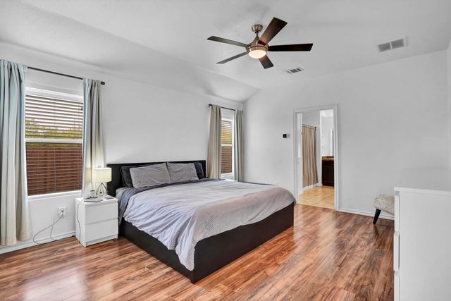 9001 Mossy Creek Lane, Fort Worth, TX 76123