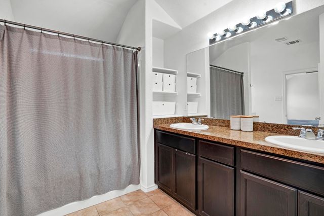 9001 Mossy Creek Lane, Fort Worth, TX 76123