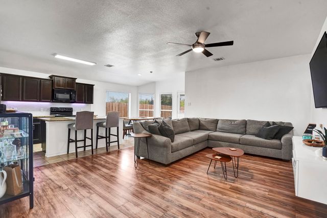 9001 Mossy Creek Lane, Fort Worth, TX 76123