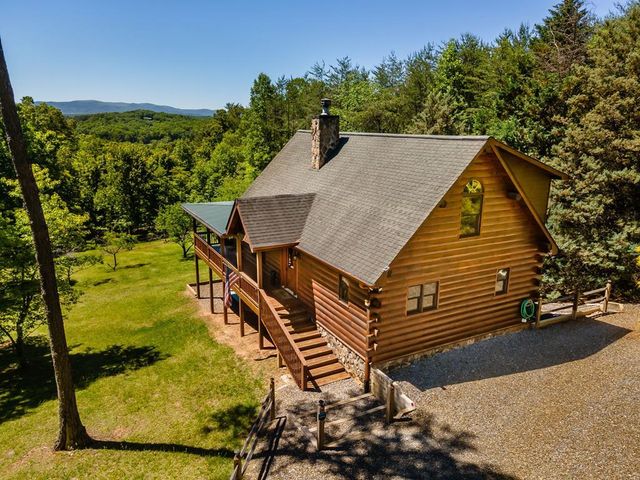 229 Old Mill Pond Road, Mineral Bluff, GA 30559