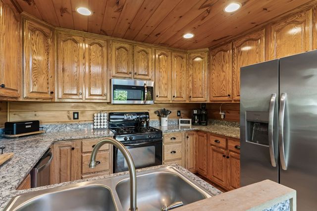 229 Old Mill Pond Road, Mineral Bluff, GA 30559