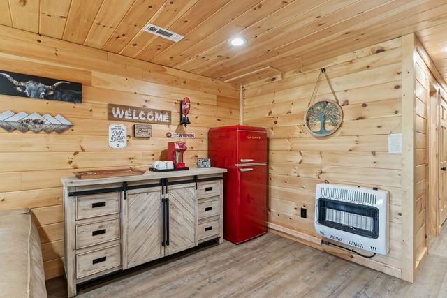 229 Old Mill Pond Road, Mineral Bluff, GA 30559