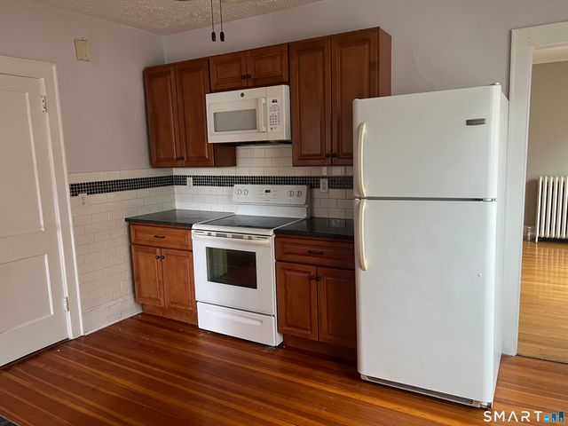 493-495 PROSPECT Avenue, West Hartford, CT 06105