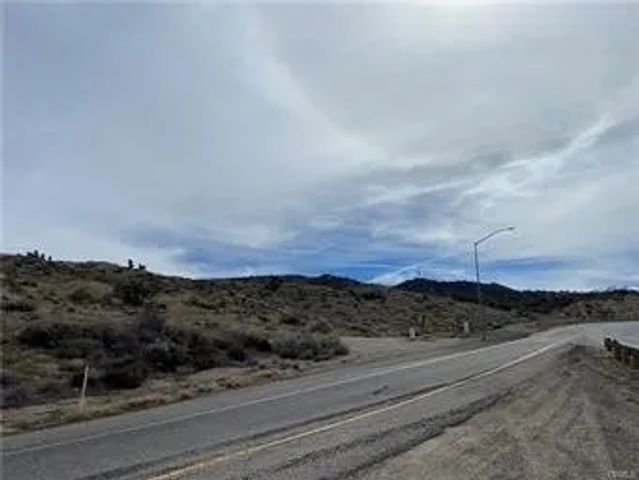 8450 HWY 138, Phelan, CA 92371