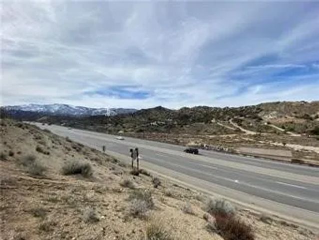 8450 HWY 138, Phelan, CA 92371