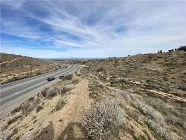 8450 HWY 138, Phelan, CA 92371