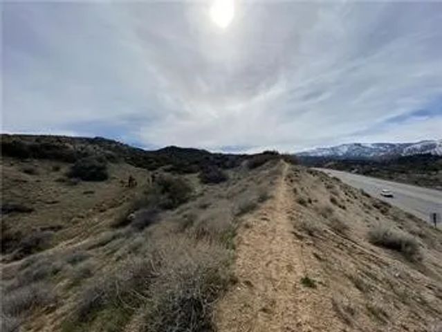 8450 HWY 138, Phelan, CA 92371