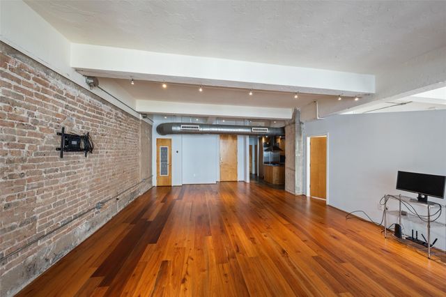 711 Main Street 601, Houston, TX 77002