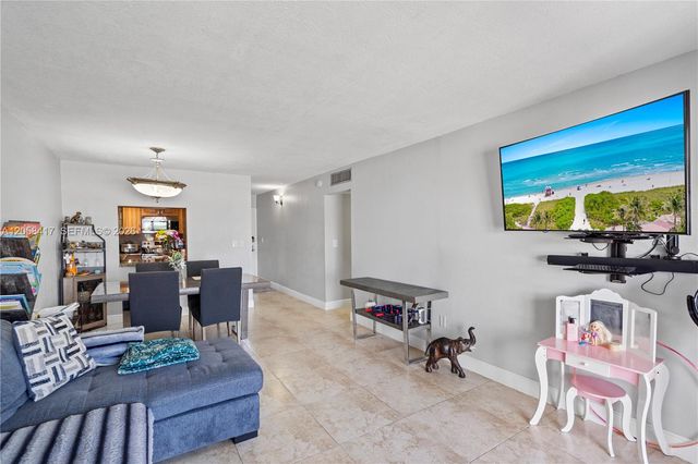 6215 W 20th Avenue 402, Hialeah, FL 33012