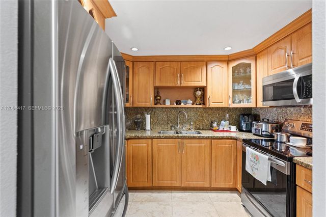 6215 W 20th Avenue 402, Hialeah, FL 33012