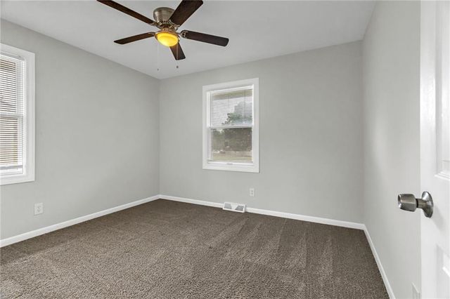 1304 NW 65th Terrace, Kansas City, MO 64118