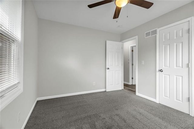 1304 NW 65th Terrace, Kansas City, MO 64118