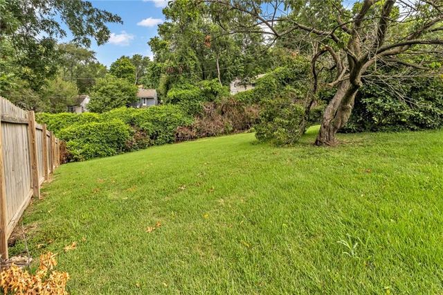 1304 NW 65th Terrace, Kansas City, MO 64118