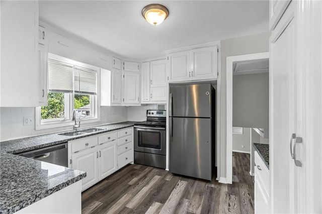1304 NW 65th Terrace, Kansas City, MO 64118