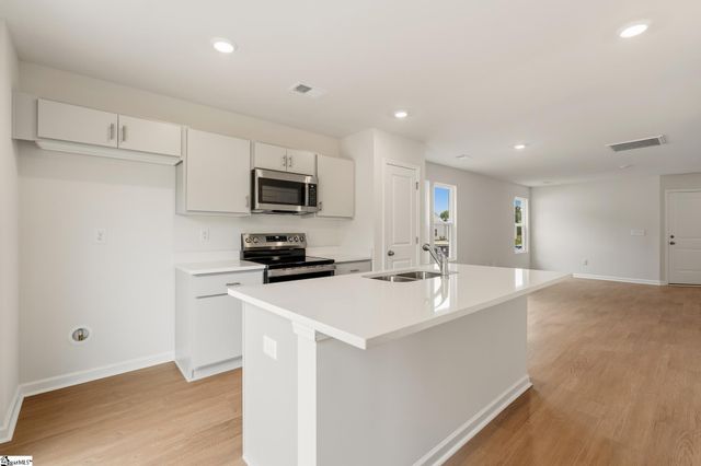 131 Cloverfield Lane, Spartanburg, SC 29303