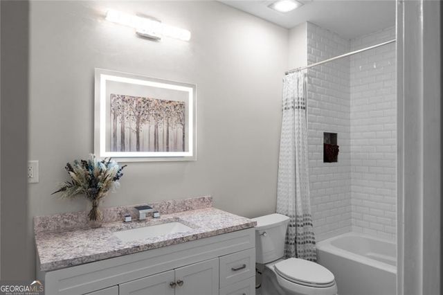 1804 Lake Pointe Circle, Locust Grove, GA 30248