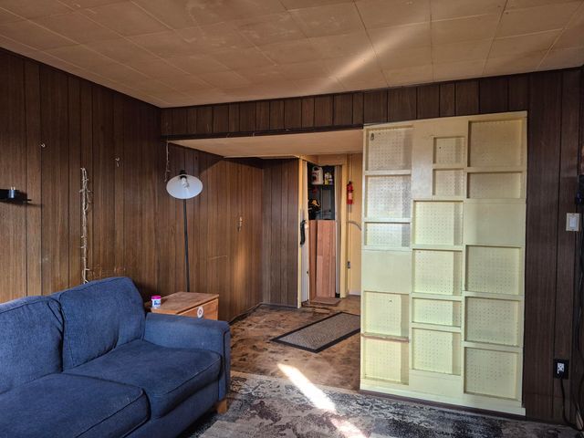 1115 N Oakwood Street, Griffith, IN 46319