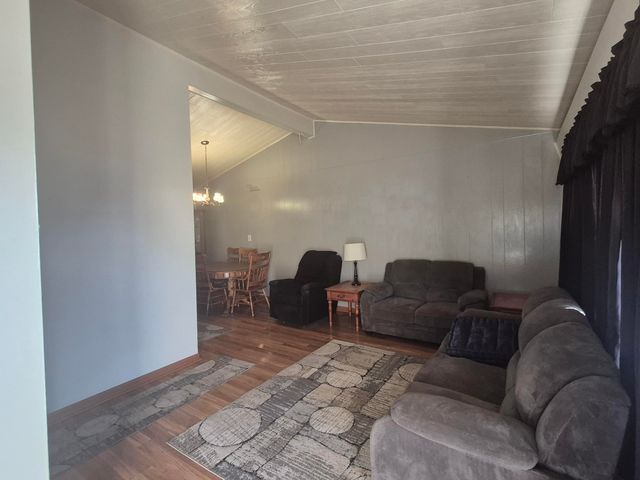 1115 N Oakwood Street, Griffith, IN 46319