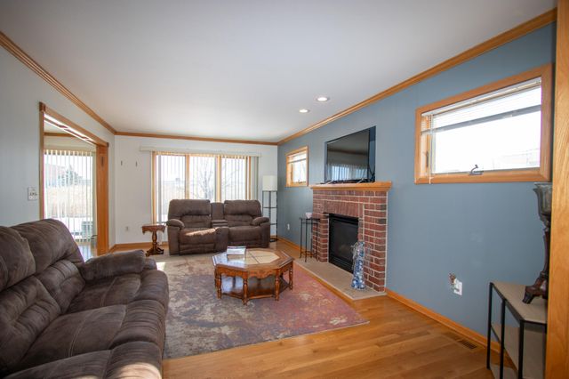 9741 Whitehall Garden, Munster, IN 46321