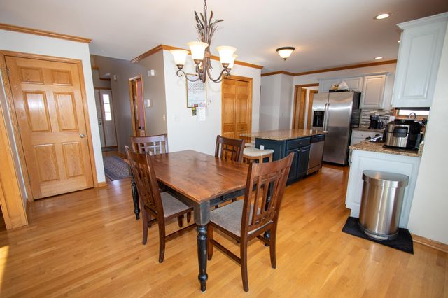 9741 Whitehall Garden, Munster, IN 46321