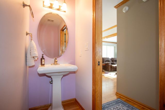 9741 Whitehall Garden, Munster, IN 46321