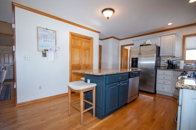 9741 Whitehall Garden, Munster, IN 46321