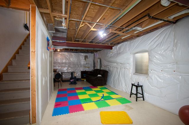 9741 Whitehall Garden, Munster, IN 46321