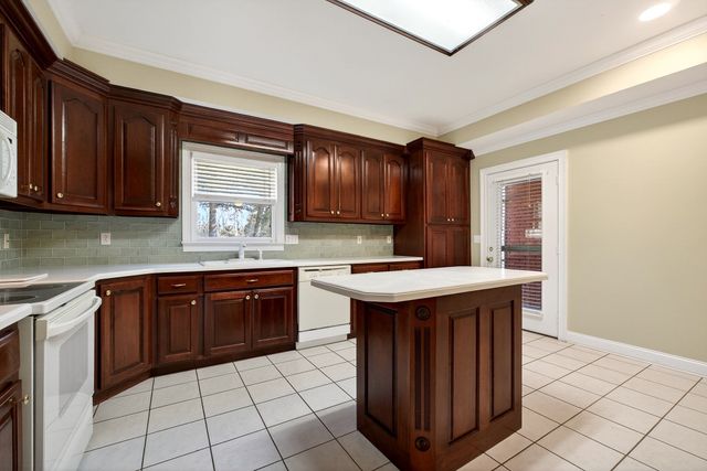 99 Hickory Ct, Mcminnville, TN 37110