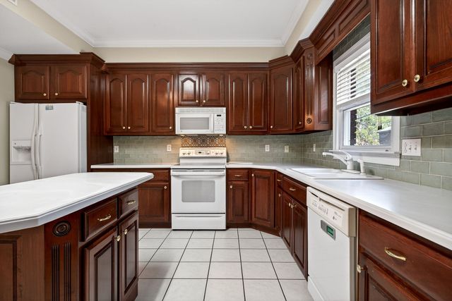 99 Hickory Ct, Mcminnville, TN 37110