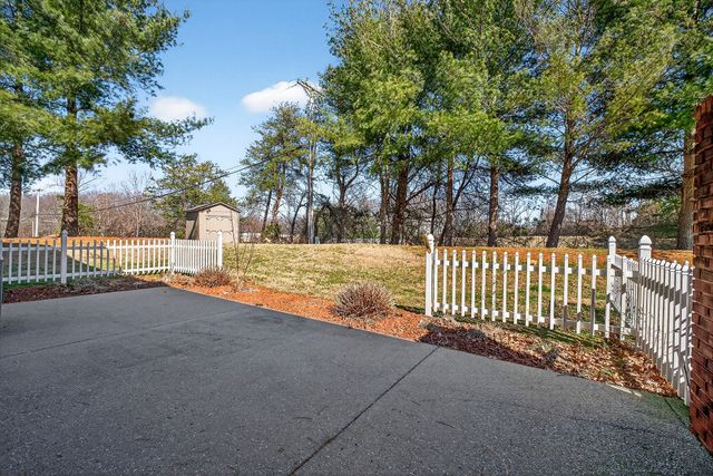 99 Hickory Ct, Mcminnville, TN 37110