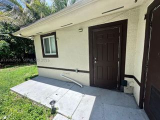 785 NW 96th St 2, Miami, FL 33150
