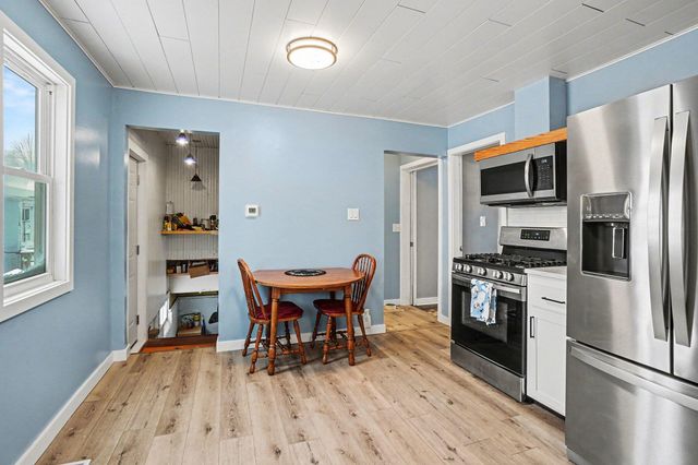 775 E 8th Street, Holland, MI 49423