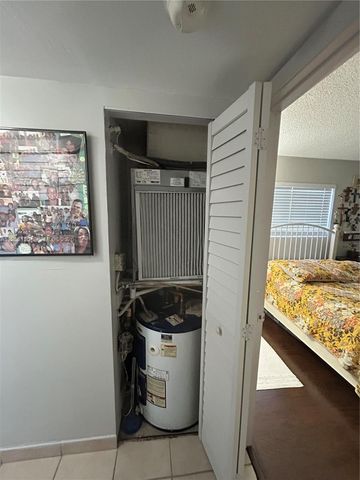 200 W Palm Circle W 104, Pembroke Pines, FL 33025