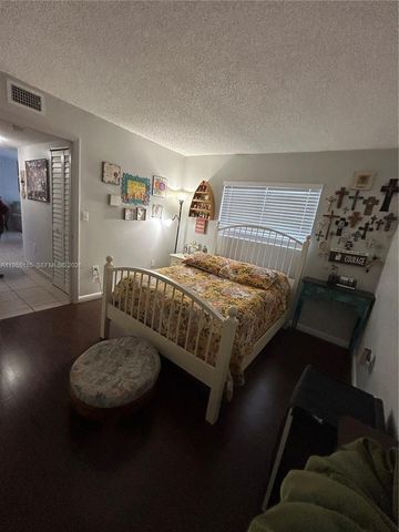 200 W Palm Circle W 104, Pembroke Pines, FL 33025