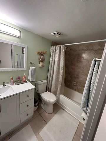200 W Palm Circle W 104, Pembroke Pines, FL 33025