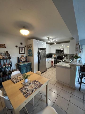 200 W Palm Circle W 104, Pembroke Pines, FL 33025