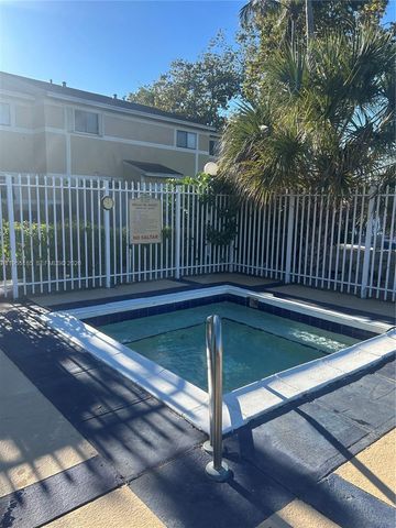 200 W Palm Circle W 104, Pembroke Pines, FL 33025
