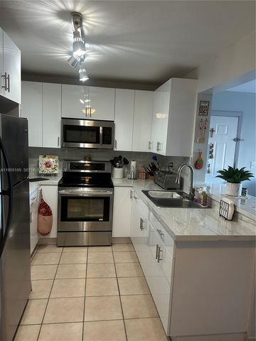 200 W Palm Circle W 104, Pembroke Pines, FL 33025