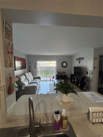 200 W Palm Circle W 104, Pembroke Pines, FL 33025