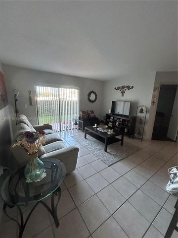 200 W Palm Circle W 104, Pembroke Pines, FL 33025