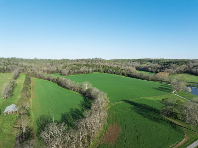 4961 Leipers Creek Rd, Williamsport, TN 38487