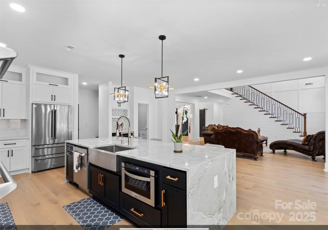 15818 Sparrowridge Court, Charlotte, NC 28278