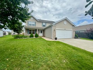 10927 Braemar Parkway E, Huntley, IL 60142