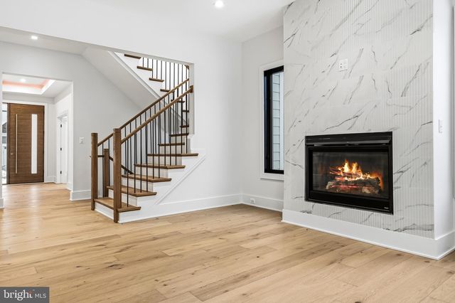 604 TAPAWINGO RD SW, Vienna, VA 22180