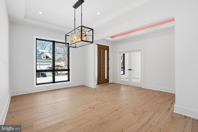 604 TAPAWINGO RD SW, Vienna, VA 22180