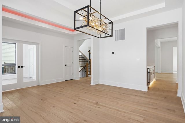 604 TAPAWINGO RD SW, Vienna, VA 22180