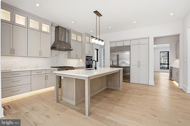 604 TAPAWINGO RD SW, Vienna, VA 22180