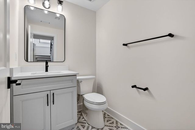 604 TAPAWINGO RD SW, Vienna, VA 22180